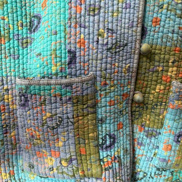 Reversible Floral Patchwork Coat-- Soft Blue & Green Quilted Cotton size L/XL - Picture 4 of 10